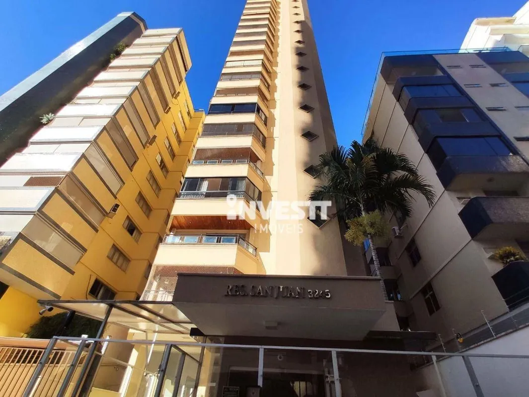 Cód. 110Apartamento 3 Quartos, sendo 1 Suíte com varanda e closet. Sala ampla pa...