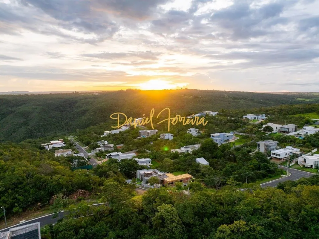 Lote à venda no Condomínio Santa Mônica – 1.000 m2 de tranquilidade, segurança e...