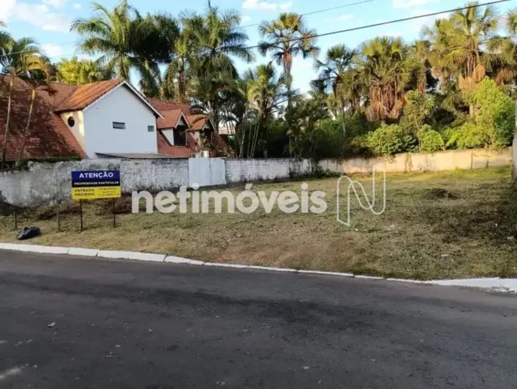 Terreno plano, no Condomínio Villages Alvoradacom excelente aproveitamento const...