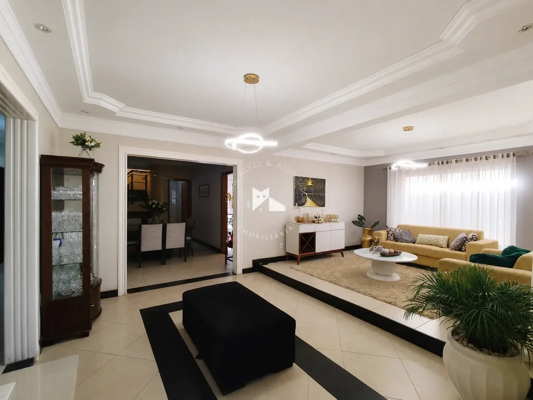Casa Alto padrão na Rua 6 em Vivente Pires Possui ventilação natural e espaço gr...