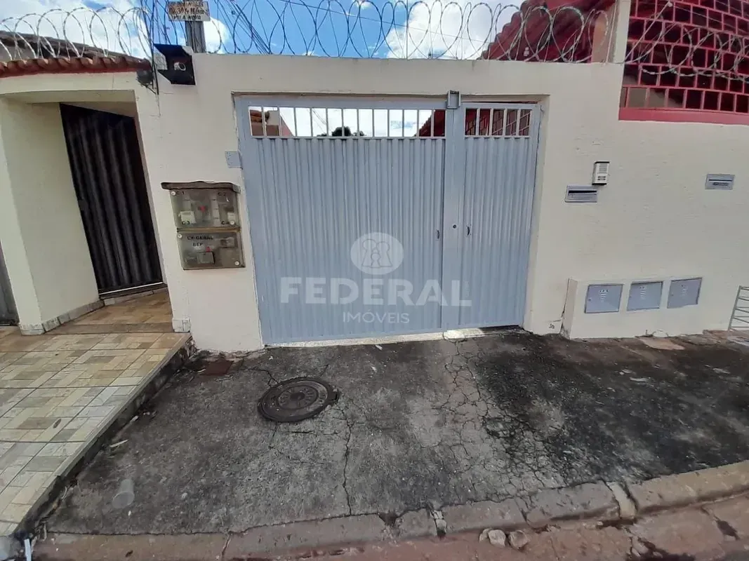 Apartamento sem condominio, IPTU rateado, dois quartos, sala, cozinha tipo ameri...