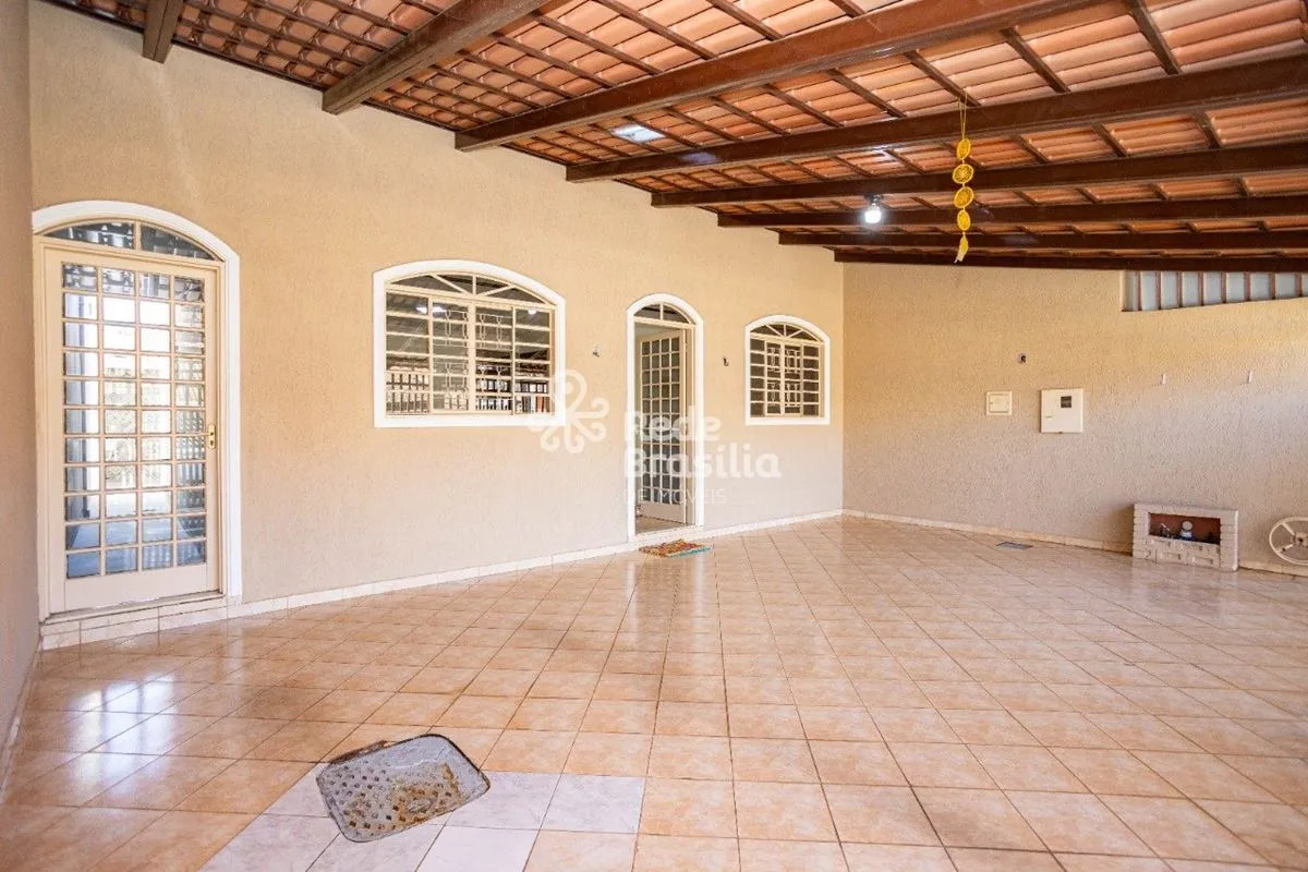 TH33099 - QE 15, Guará II - Excelente Casa com 03 quartos, 120m². Agende a sua v...