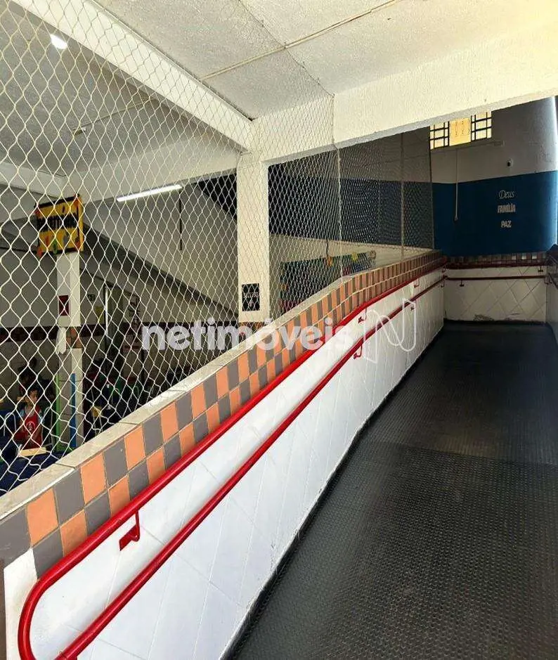 Oportunidade de Investimento em Imóvel Comercial!À venda: Prédio de escola local...