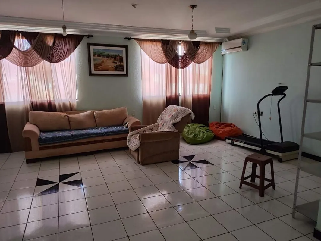 Sala-Ampla sala de estar-Ambiente confortável, ideal para integração entre os es...