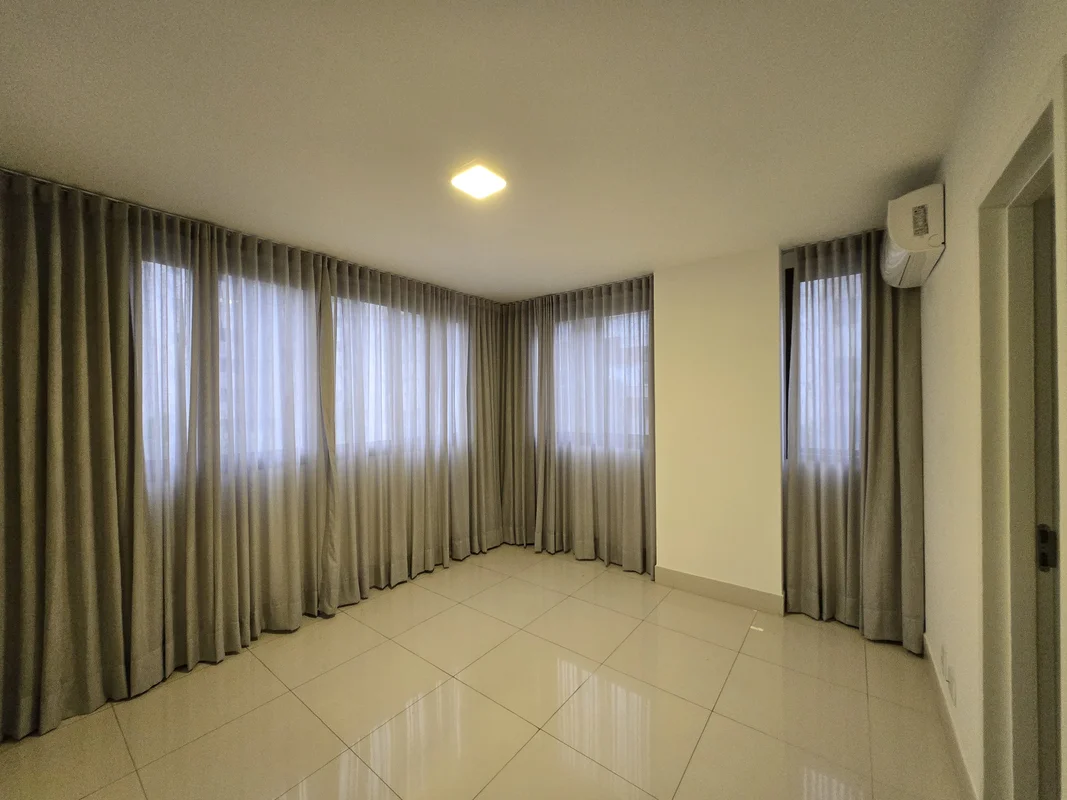 Apartamento de canto de 3 quartos 1 suíte com vista livreED. Siron Franco3 dormi...