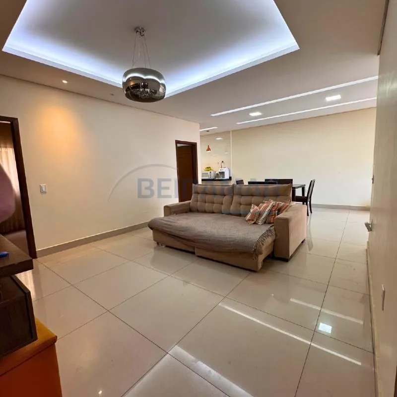 Casa Recém-Reformada com 4 Quartos, Suíte, Piscina e Churrasqueira no Recanto da...