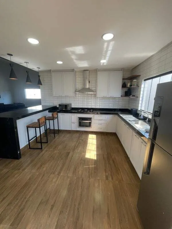 Casa Parque Santa Rita - Goiânia Casa de 235m² Sendo 3/4 com suite, 1 suíte mast...