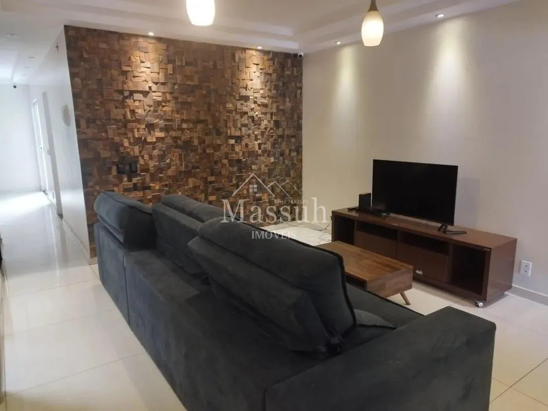 MASSUH IMÓVEIS VENDE:CASA - 2 QUARTOS - 1 BANHEIRO - 3 VAGAS DE GARAGEMCASA:2 QU...