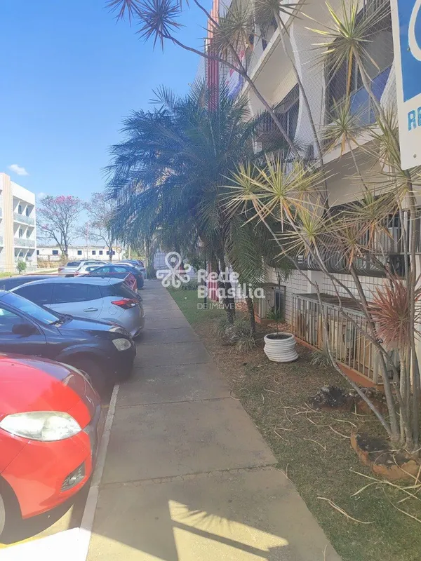 Sgas 910 - Asa Sul Apresentamos uma excelente sala comercial localizada na Asa S...