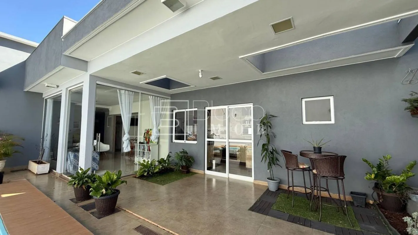 ?? Casa térrea incrível à venda na Quadra 5 de Sobradinho!Um lar completo, elega...