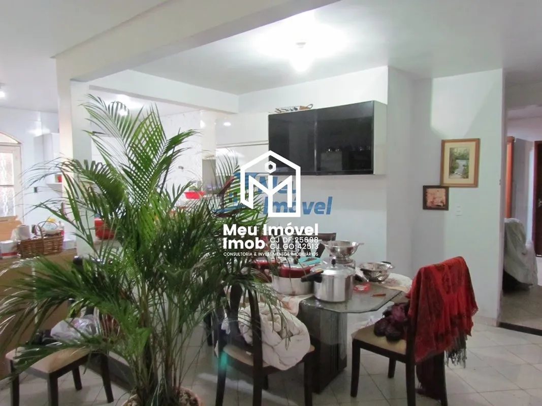 Rua 3(Vicente Pires)VENDE CASA Vicente Pires Rua 3Casa de 3 quartos sendo 1 suít...