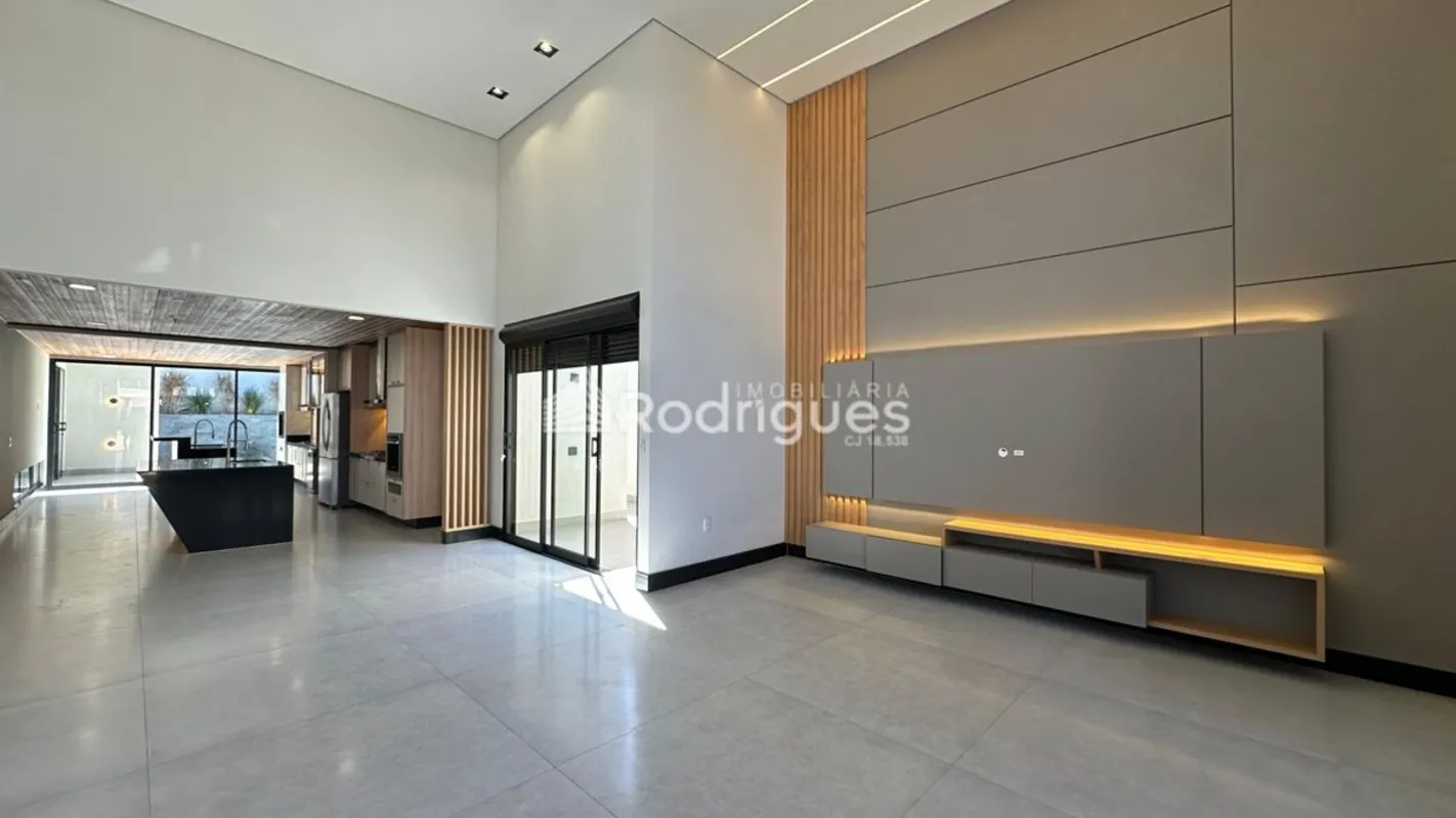 Rodrigues Imobiliária vende:CASA NOVA, ESCRITURADA, ALTO PADRÃO COM 4 SUÍTES.DO ...