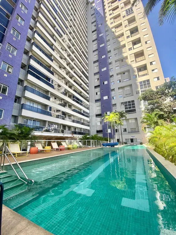 Este elegante apartamento localizado no renomado Setor Bueno, em Goiânia, oferec...