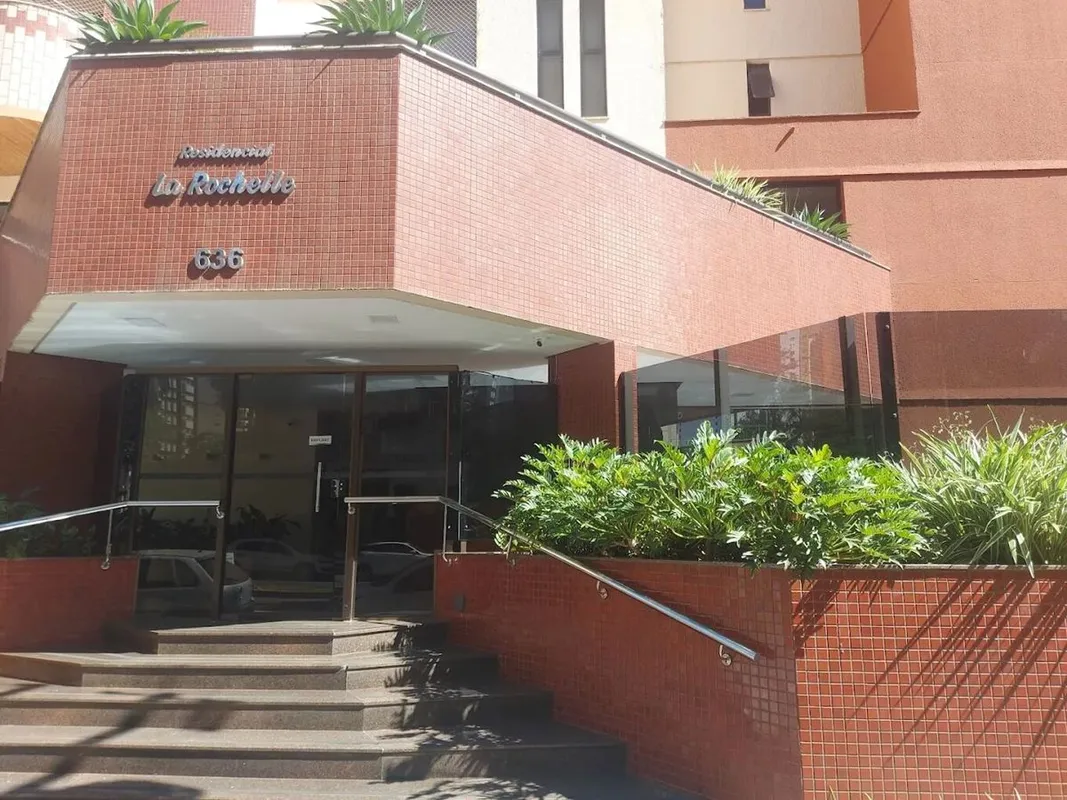 Apartamento á venda com 198,85 m², Edifico La Rochelle , bem localizado no Setor...