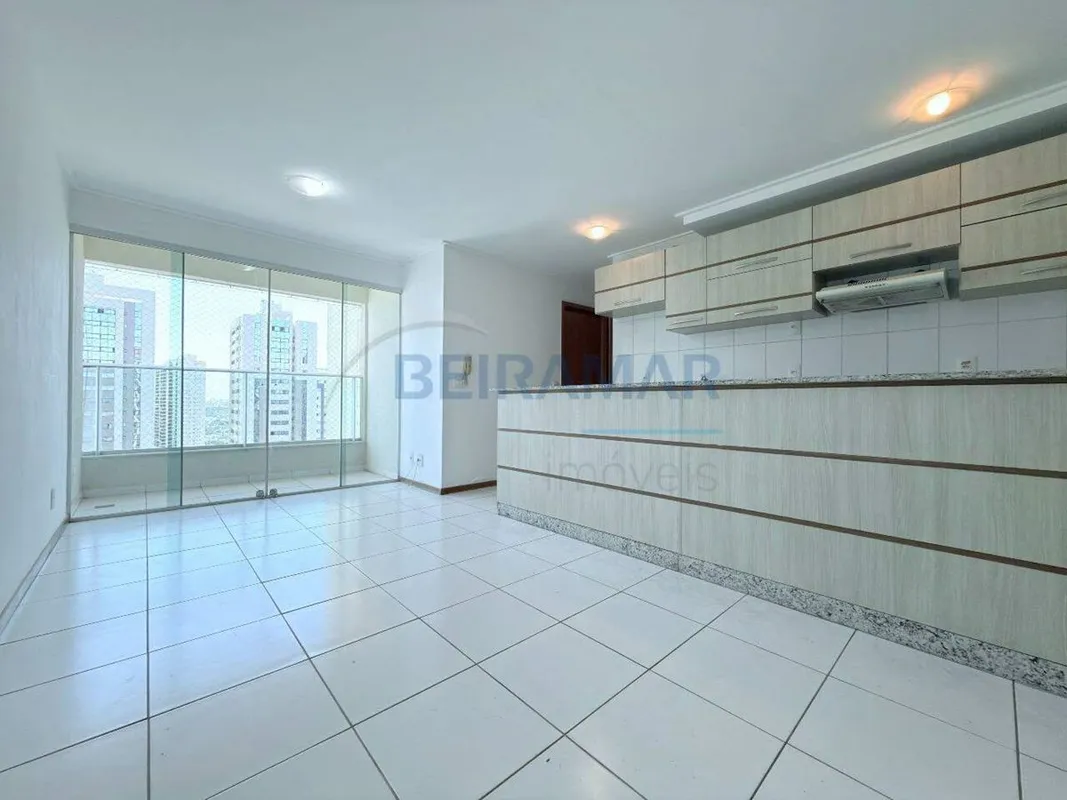 Descrição do imóvel:- 2 quartos com armários, sendo 1 suíte- Sala integrada à co...