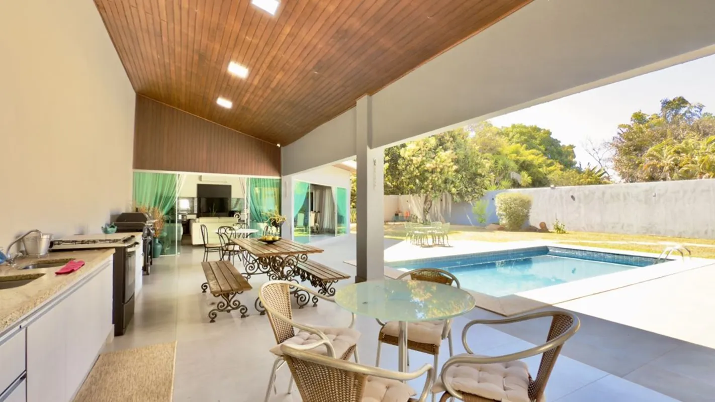 Casa de Alto Padrão Mobiliada para Locação 1000 m² de terreno e 450 m² construíd...