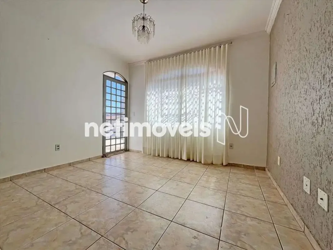 QE 46 CONJUNTO KPavimento inferior:Ampla Sala de estar;Sala de jantar;01 quarto;...