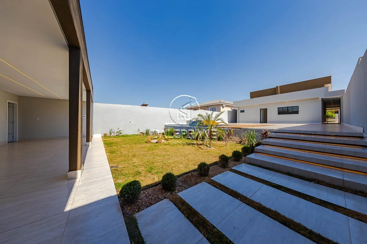 DALEPRANE VENDE EXCELENTE CASA: SHA CONJ 4 – 4 QUARTOS – 620M2 – PISCINA – CHURR...