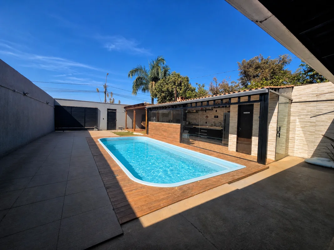 LV IMÓVEIS VENDE ESSA CASA EM CONDOMÍNIO NA COLÔNIA AGRÍCOLA 26 DE SETEMBRO. A C...