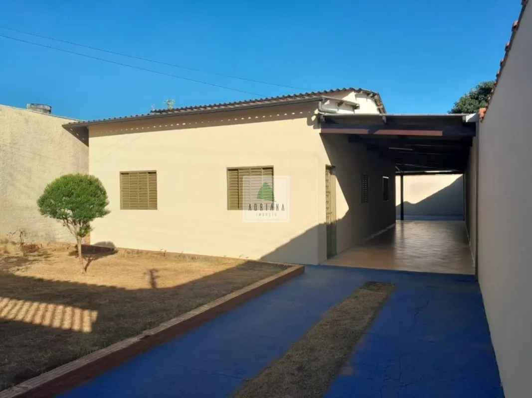 3 QUARTOS, SENDO 1 SUITE, SALA, BANHEIRO SOCIAL, COPA/COZINHA COM ARMÁRIOS, BANH...