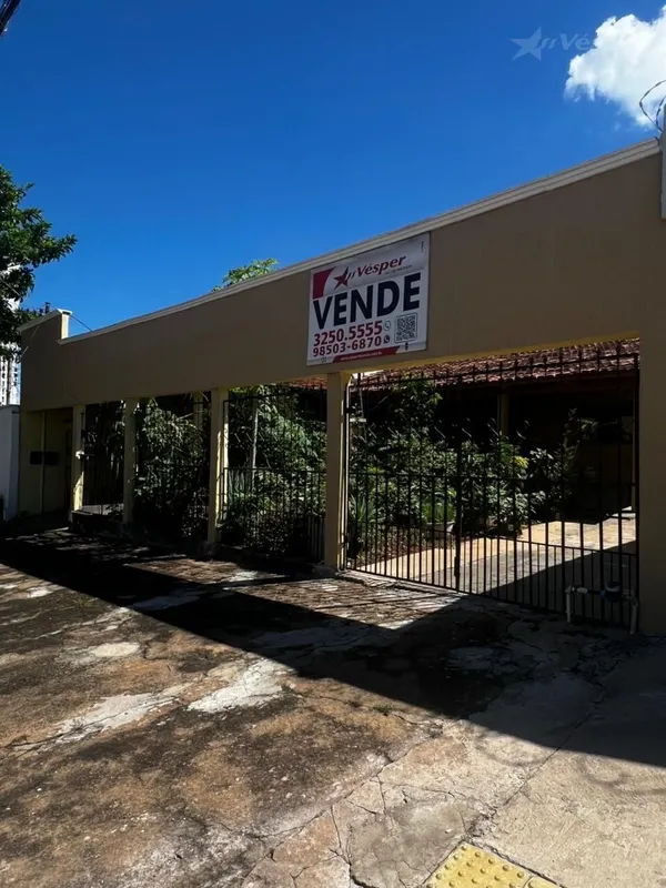 Casa á venda com 455,00m² de área total, sendo 164,00m² de área construída no Pa...