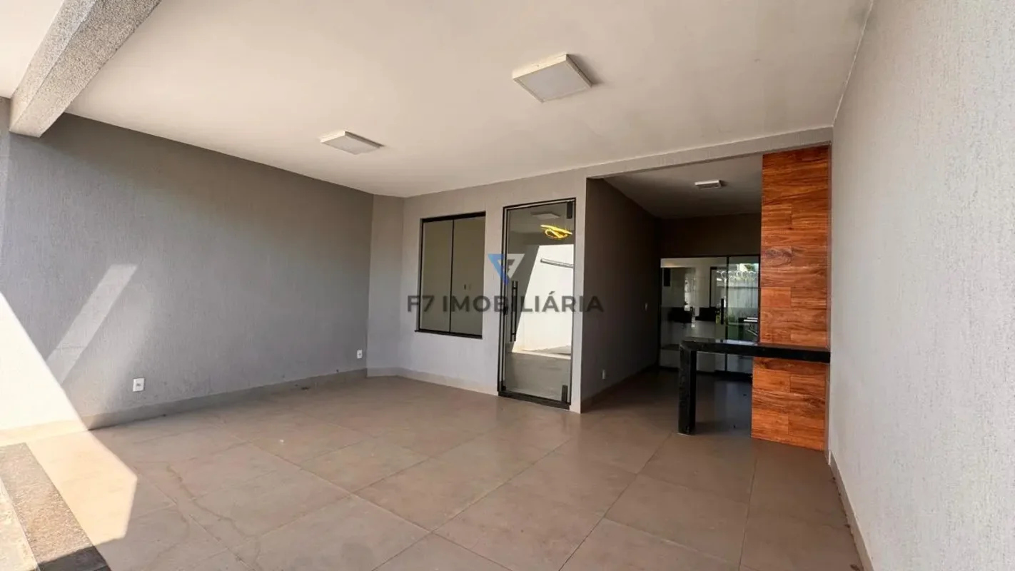 CASA RESIDENCIAL ITAIPU03 Qts. sendo 01 Suíte ACABAMENTO ALTO PADRÃO COM ESPAÇO ...