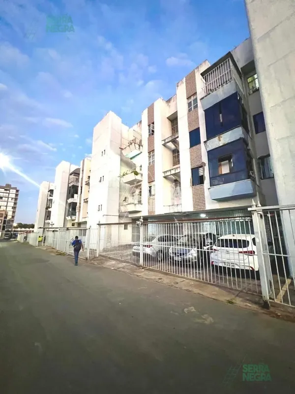 ACEITA FINANCIAMENTO BANCÁRIO E FGTS - PRÉDIO NÃO POSSUI ELEVADOR.- Área total d...