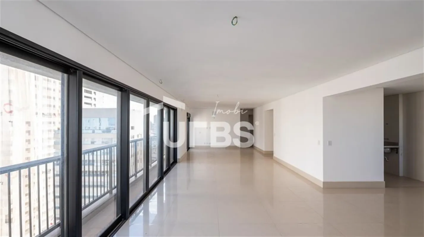 COD U-0026168 - Apartamento no Único Marista 135, planta de 202,92 m² de com 3 s...