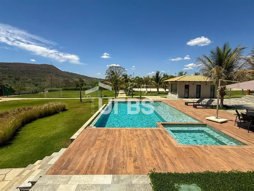 COD U-0026796 - Excelente Casa à Venda na Aldeia dos Pirineus – 16.046,35 m² de ...