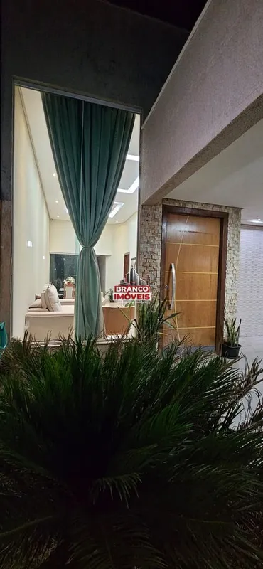 A casa dos seus sonhos, na rua do Jóquei.Com escritura definitiva.Casa com 3 suí...