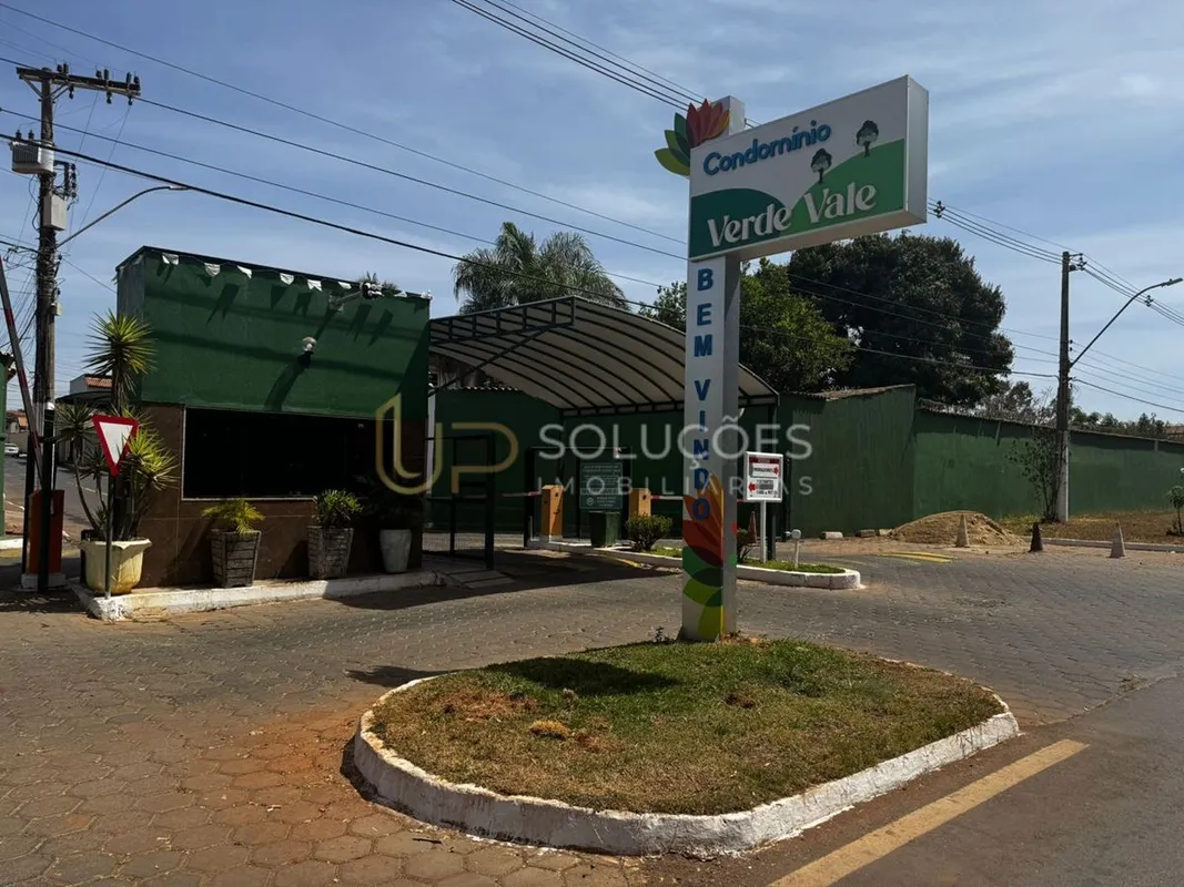 Oportunidade lote em condomínio fechado de 370m² com possibilidade de alugar os ...