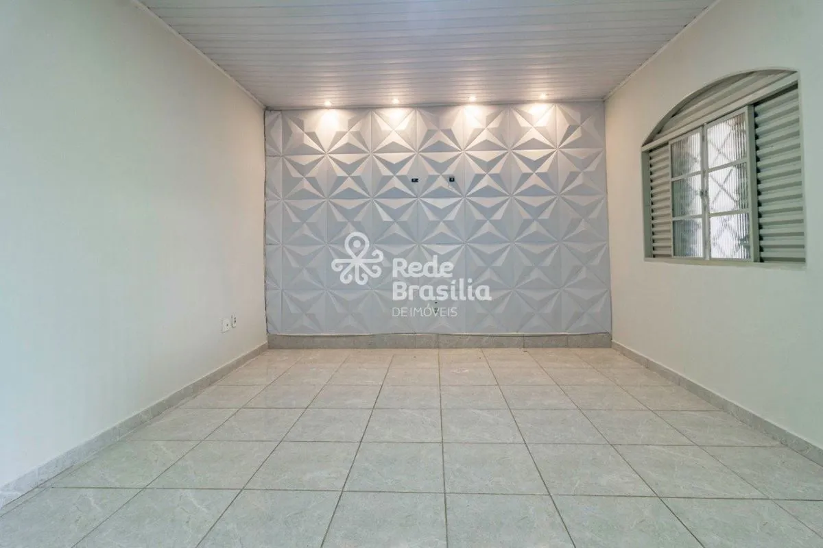 QNL 10 | Casa de 3 Quartos sendo1 suíte com 3 Vagas - Taguatinga Destaques do im...