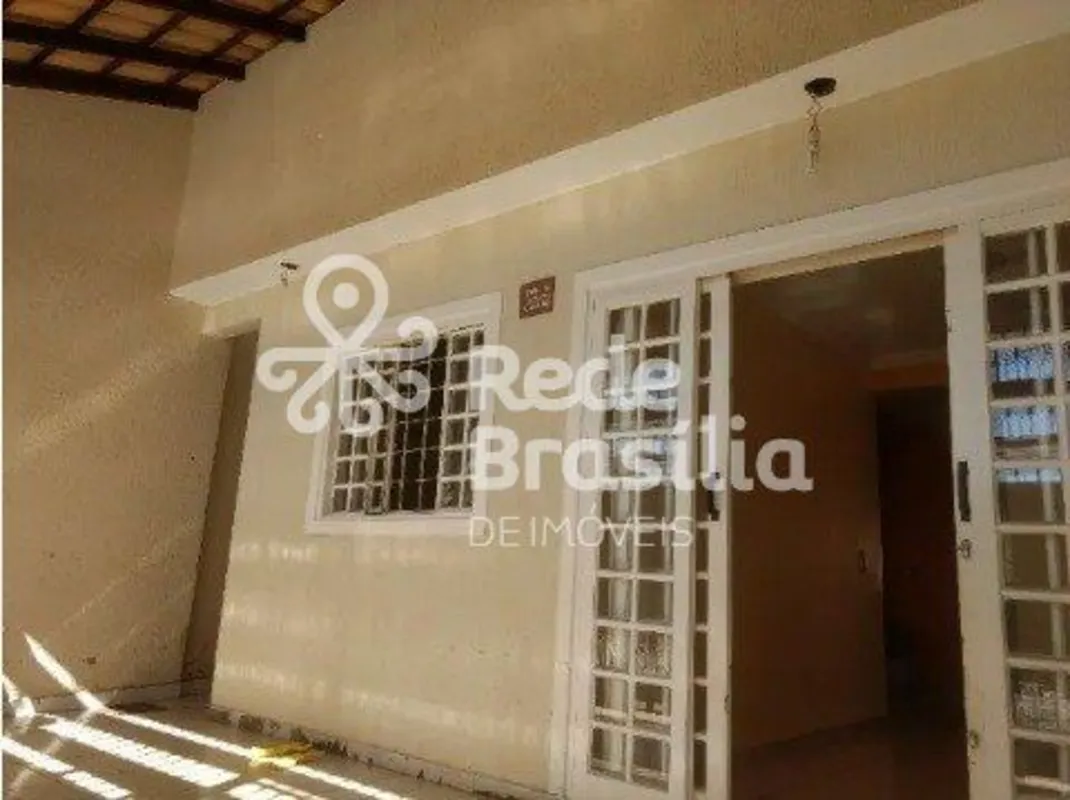 QNO 16 - Ceilândia Norte Apresentamos esta casa na laje localizada na QNO 16 - C...