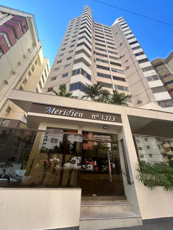 Vendo excelente apartamento no Setor Bueno.- 106m² de área construída.- 03 quart...