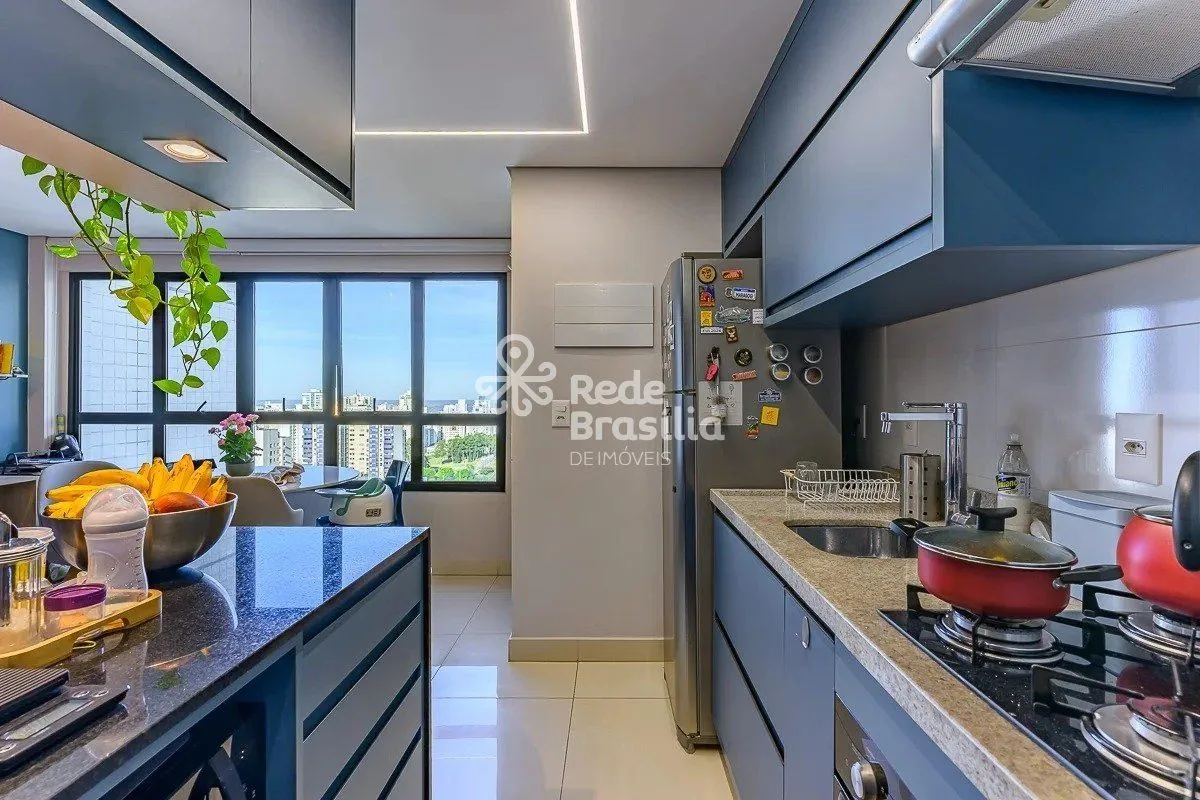 Excelente apartamento duplex nascente no Sunset Boulevard, localizado em Águas C...