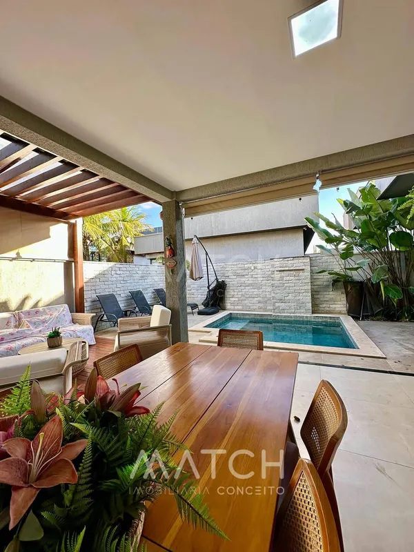 Casa Térrea à venda no Portal do Sol Green com 3 suítes, 2 vagas de garagem, 435...