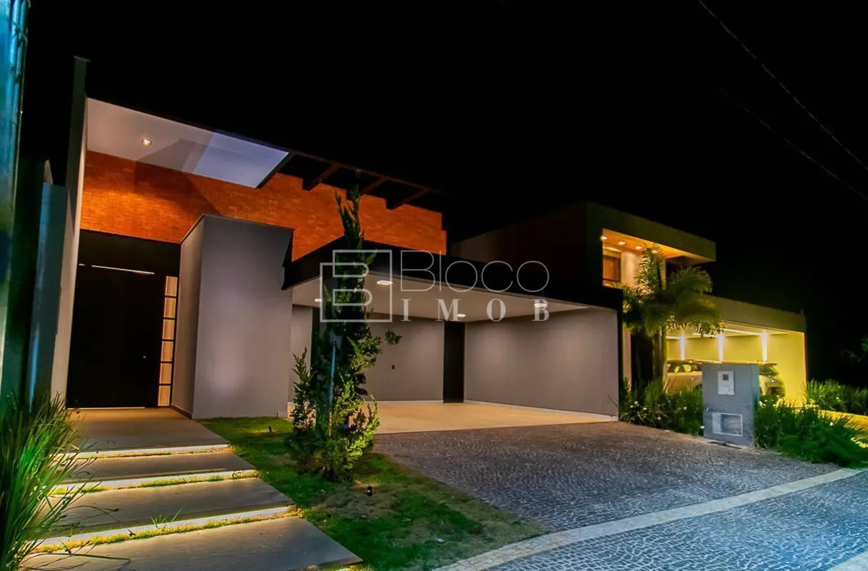 Casa CéuEm um terreno de 500 m², nasce a Casa Céu, uma residência de 270 m², com...