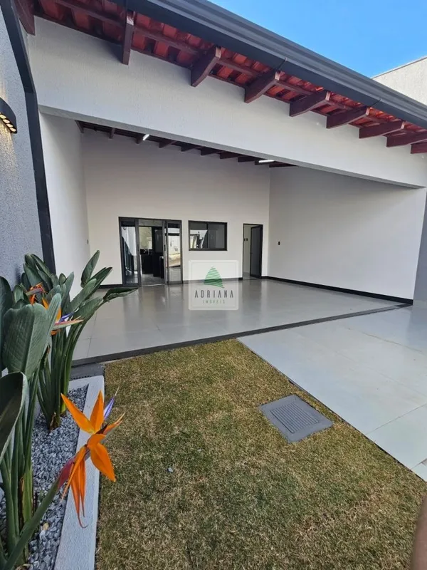 Garagem: 3 vagas cobertasPé direito: 3,60 m na sala, cozinha e área gourmetIlumi...