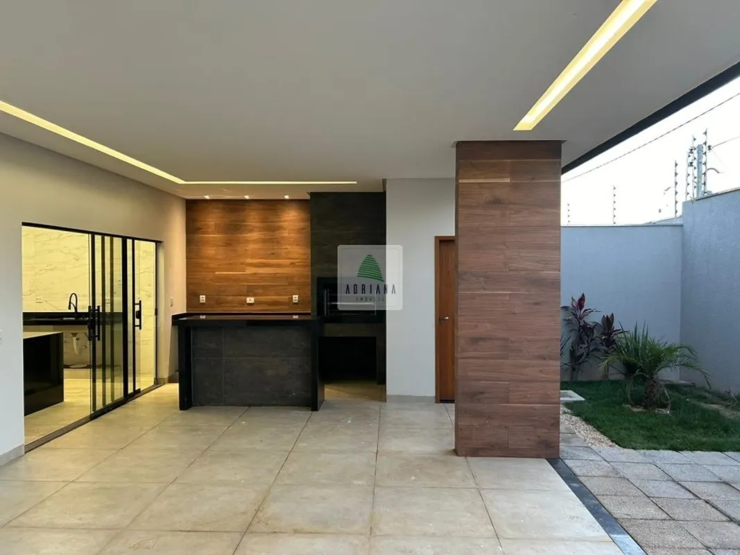 Descrição da Casa- 3 quartos (com 1 suíte)- Suíte com acesso ao jardim de invern...