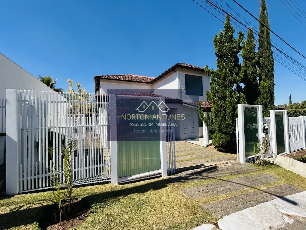 NORTON VENDE!CASA COLONIAL PRÓXIMO Á NATUREZA!EXCELENTE SOBRADOSALA AMPLALAVABOC...