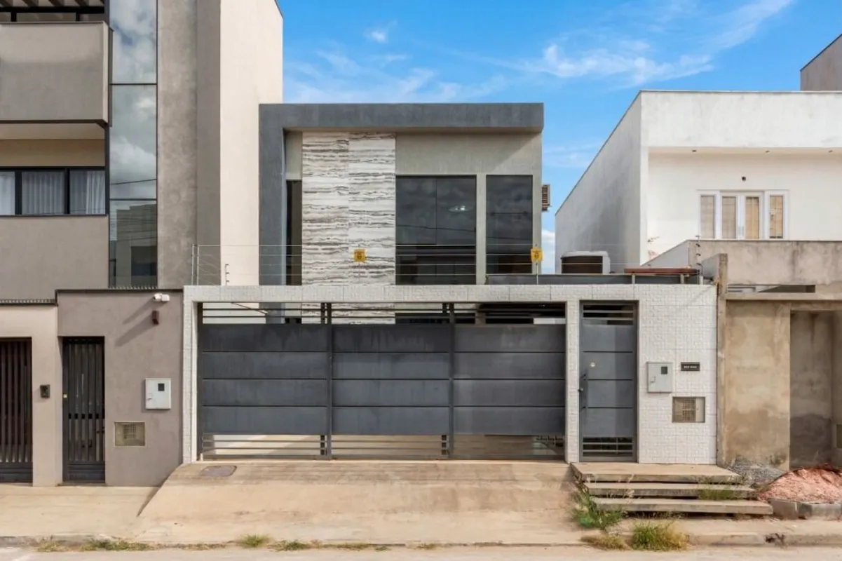 :: Casa nova c/ piscina e área gourmet no Guará II230m² de área construída | 2 s...