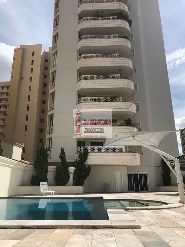 Bairro Mercês - Uberaba/MG. Belíssimo apartamento de alto padrão, um apartamento...