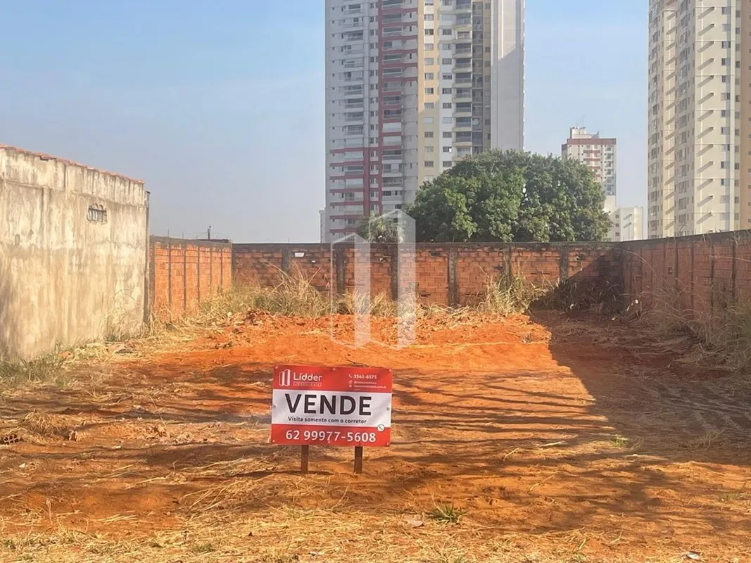 Oportunidade - Lote 370 m²Lote murado (laterais e fundo), com 370 m², em excelen...