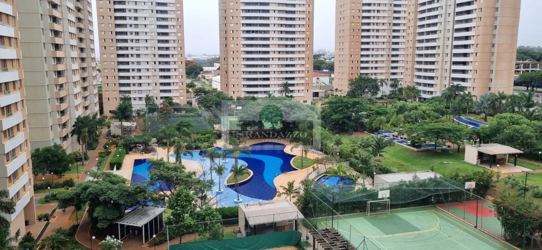 * - Excelente oportunidade no coração de Ceilândia Norte! Este apartamento de 53...