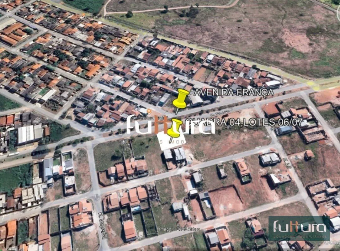 2 EXCELENTES LOTES.Total de 720m², Sendo 24 metros de frente.Vende juntos ou sep...