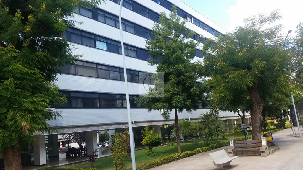 Descubra um excelente apartamento na SQS 102, ASA Sul, Brasília, DF, ideal para ...