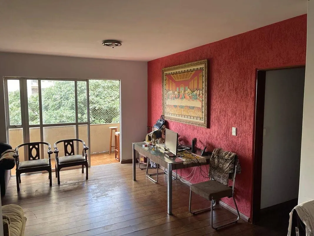 Edifício Habitassul - Setor Bela Vista Apartamento com 122m², com andar intermed...