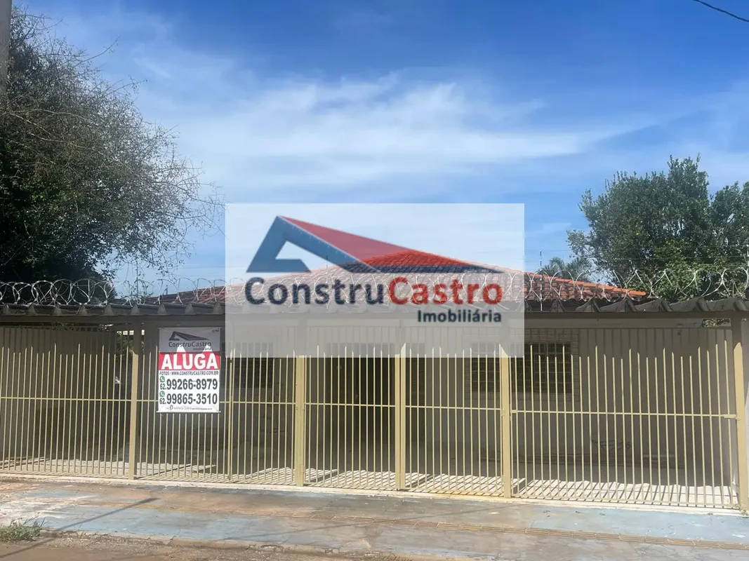 Imagine uma casa comercial confortável, espaçosa e bem localizada na Rua Tropas ...