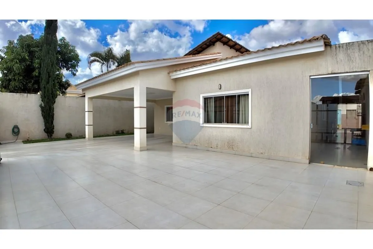 Se você procura conforto, praticidade e uma localização estratégica, esta casa é...