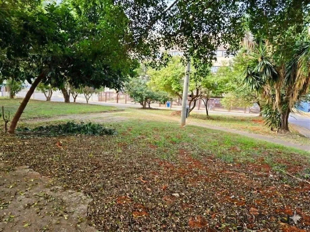 Excelente oportunidade de investimento no Lúcio Costa! Terreno com 132m², locali...